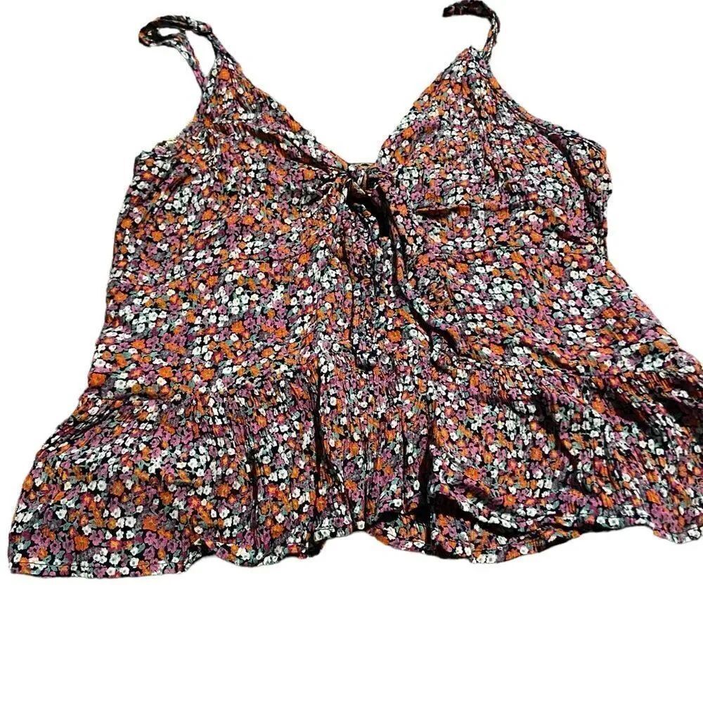 Adorable top patrons of peace size medium excellent condition see pics like new